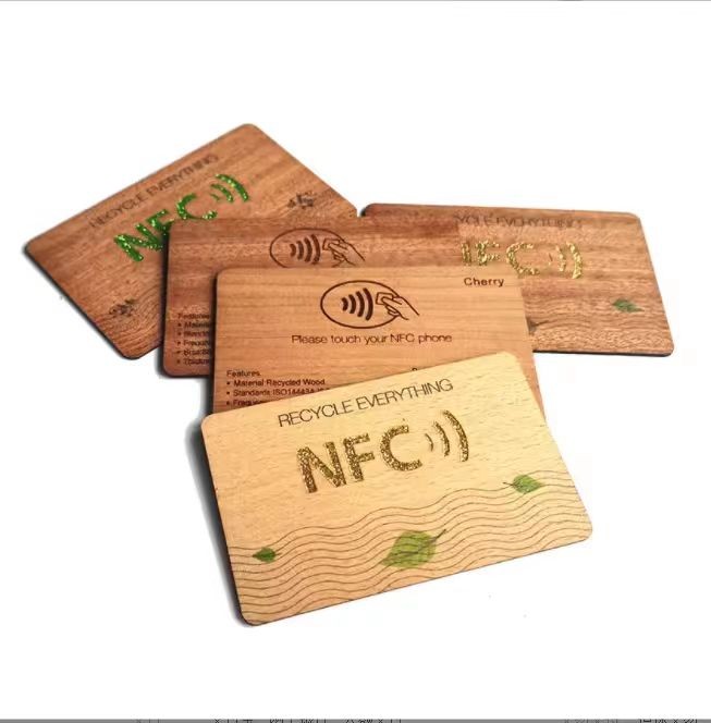 Tarjeta de llave de hotel de madera NFC de 13,56 MHz con chip RFID programable 213/215/215