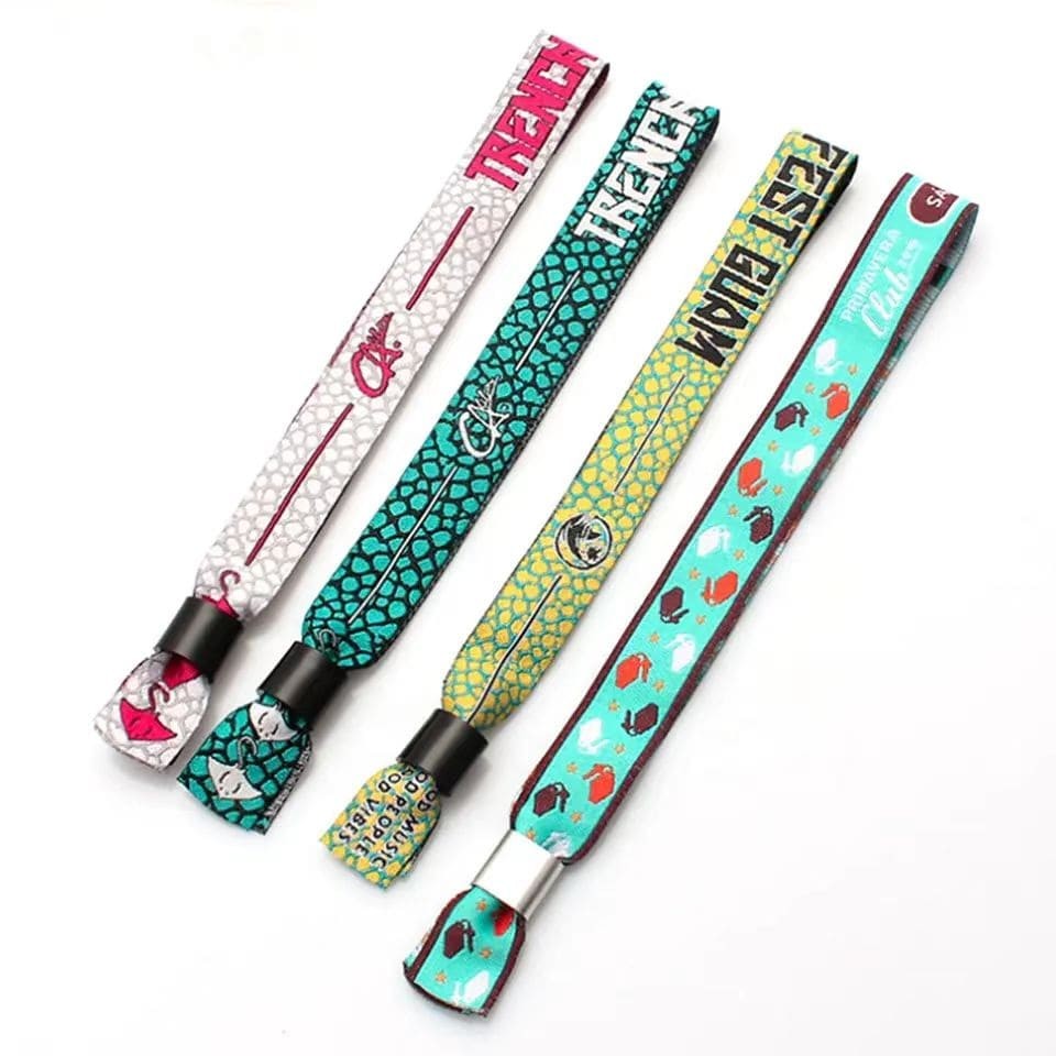 Pulsera de plástico ajustable y ecológica con clip para fiestas y fiestas. Pulseras tejidas personalizadas.