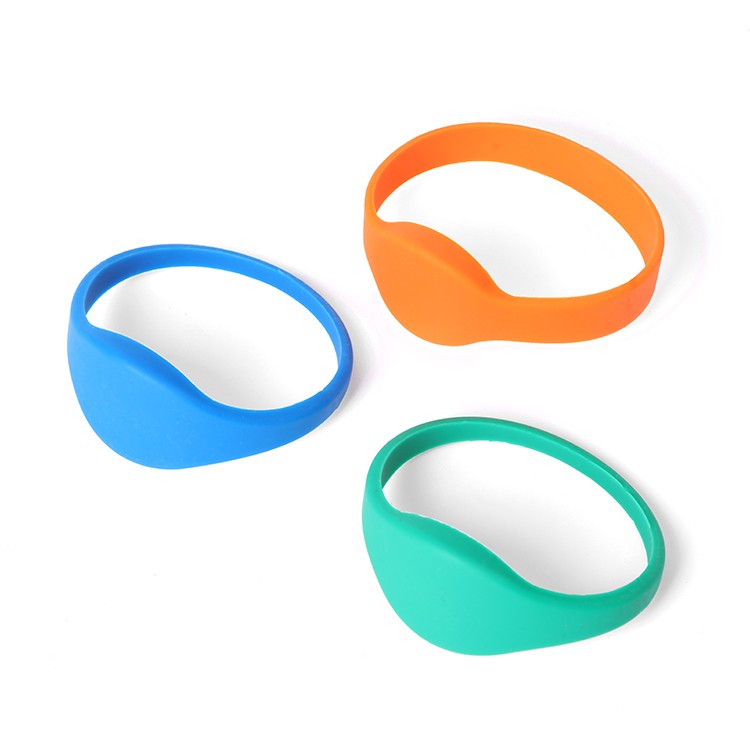 Pulseras de proximidad inteligentes personalizadas al por mayor con control de acceso de silicona suave RFID