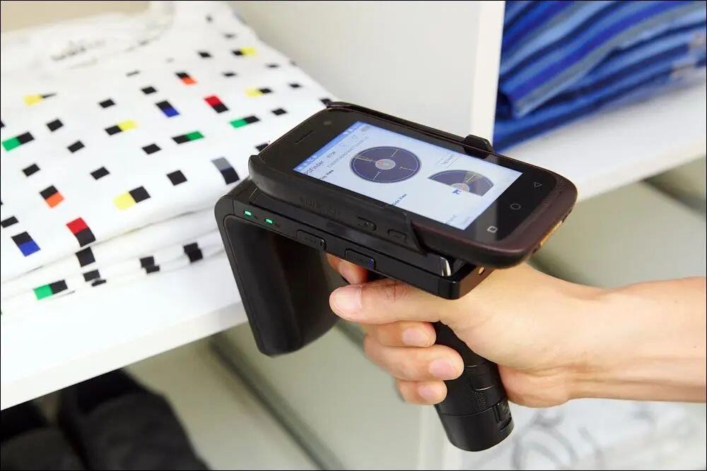 Otro minorista de moda japonés utiliza herramientas RFID