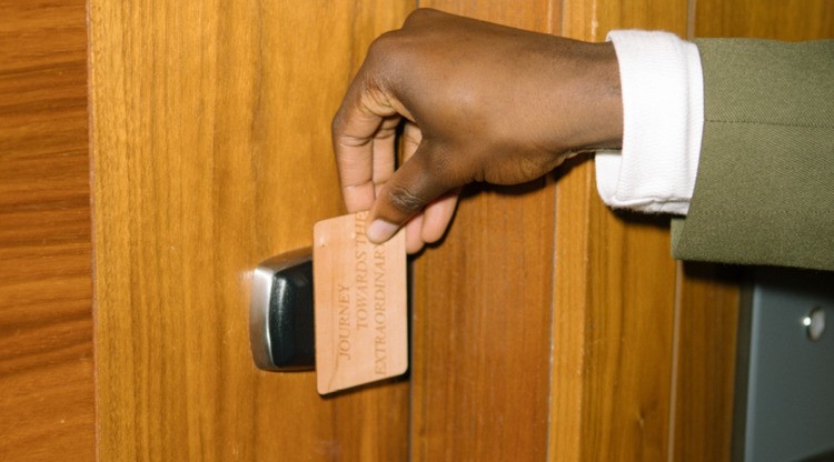 ¿Cómo funcionan las tarjetas llave de madera?