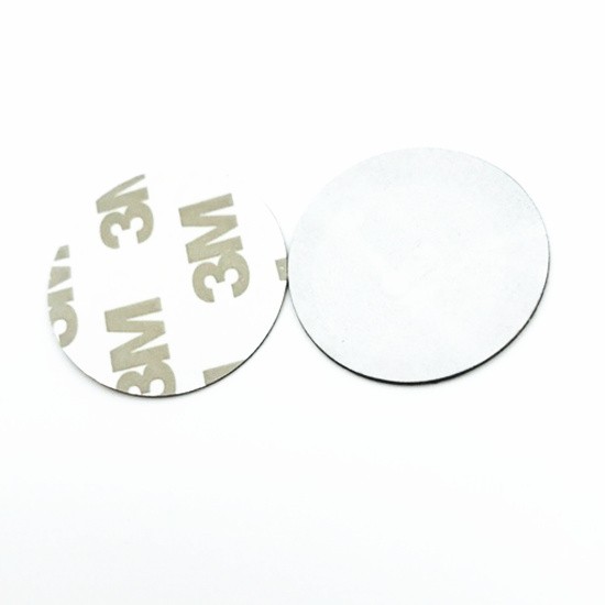 Etiqueta RFID antimetal UHF para sistemas de gestión