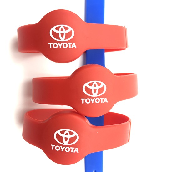 Pulseras RFID de silicona resistentes al agua de 13,56 MHz de alta frecuencia para festivales