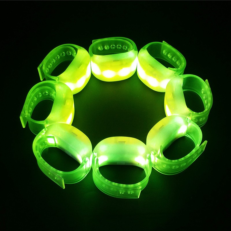 Pulsera LED con control remoto RFID intermitente de 2,4 G