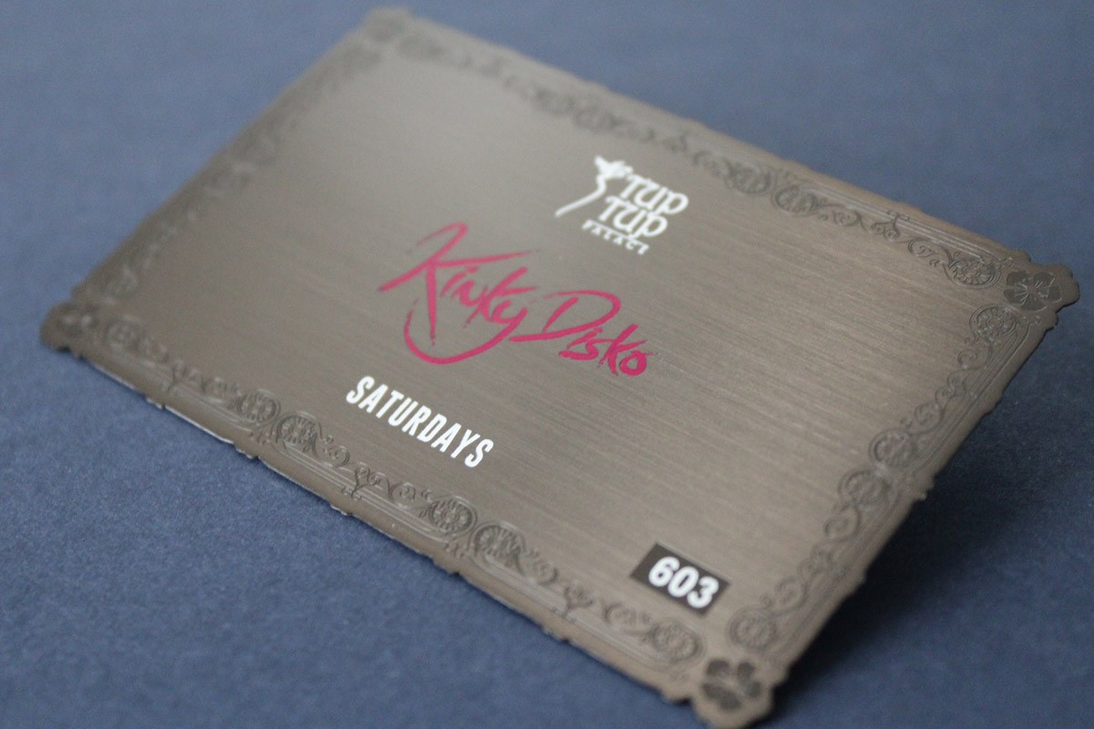 Tarjeta de membresía metálica del High Class Club