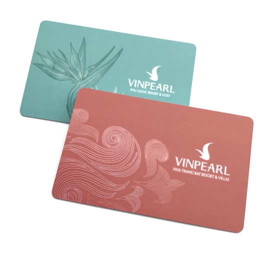 Impresión de tarjetas de presentación con barniz UV localizado