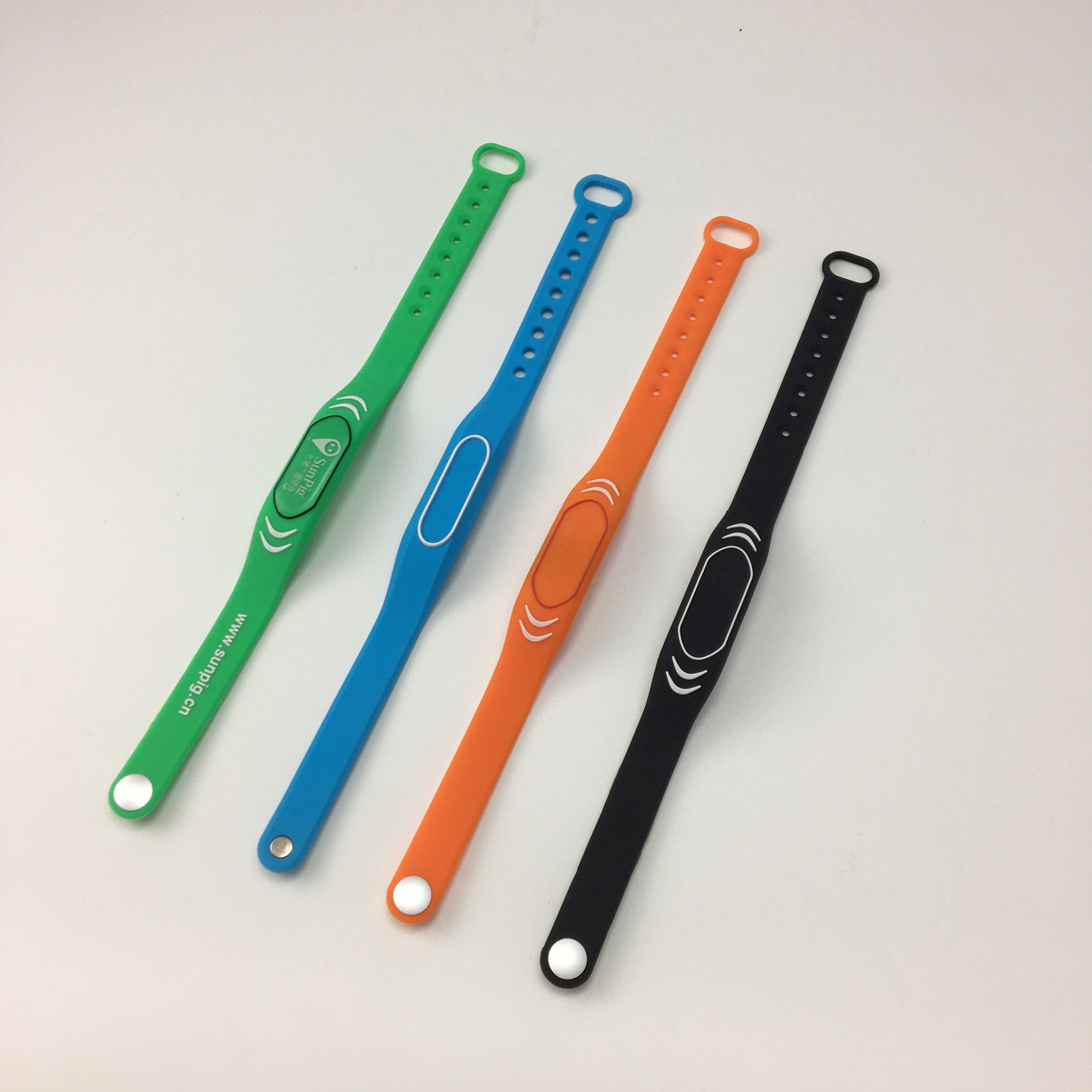 Pulsera RFID de silicona para gimnasios y piscinas. Pulsera inteligente NFC/RFID.