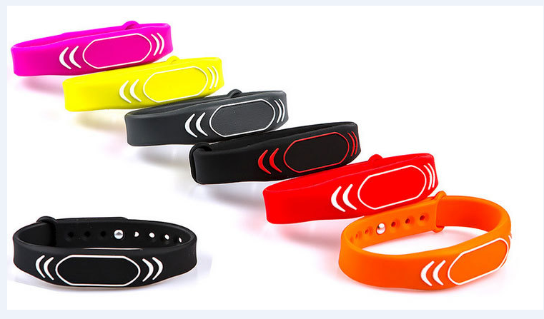 Pulsera RFID de silicona para gimnasios y piscinas. Pulsera inteligente NFC/RFID.
