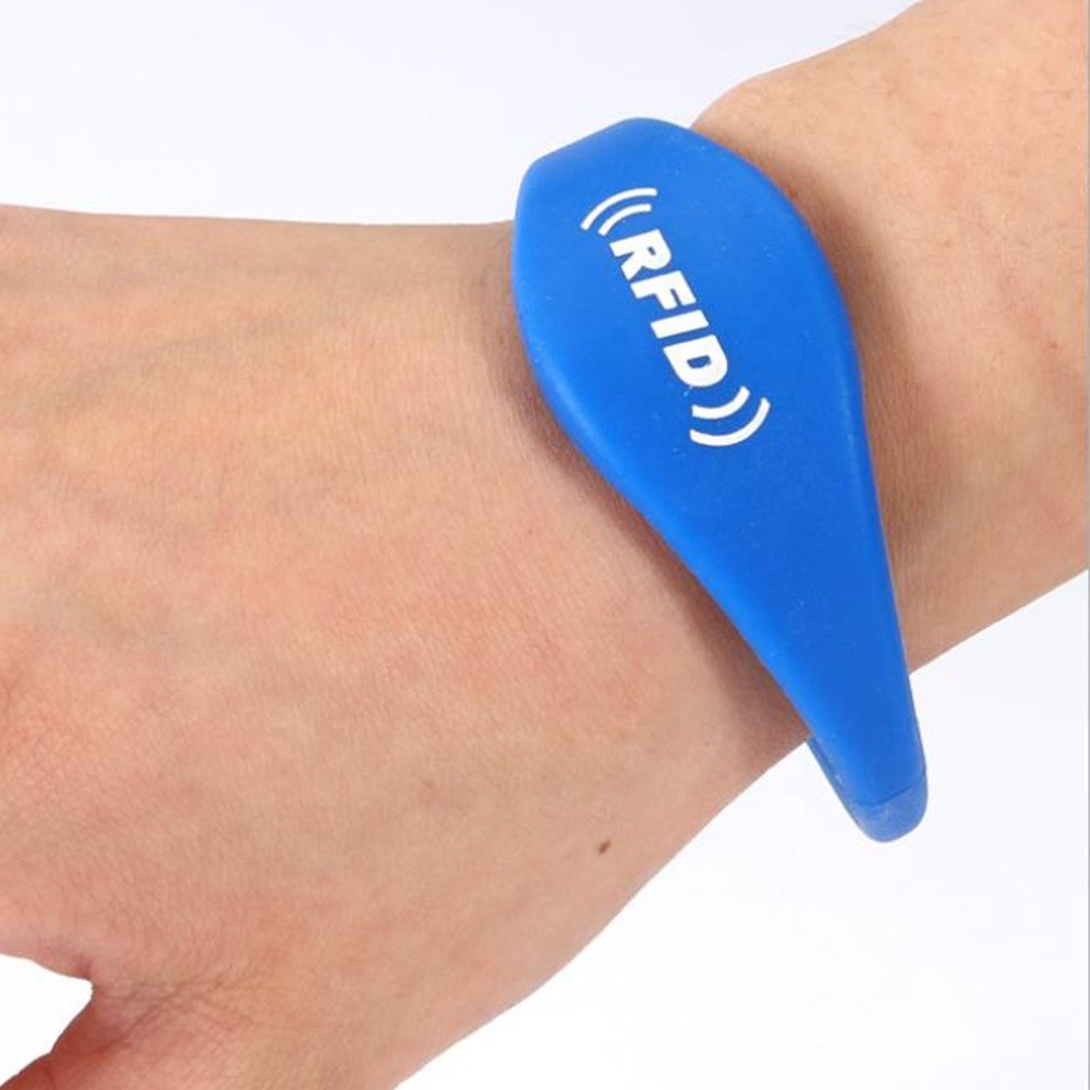 Pulseras de proximidad inteligentes personalizadas al por mayor con control de acceso de silicona suave RFID