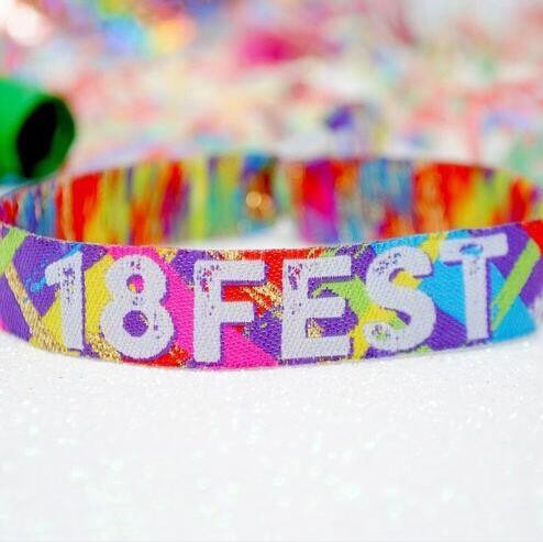 Pulseras para el festival de cumpleaños número 18