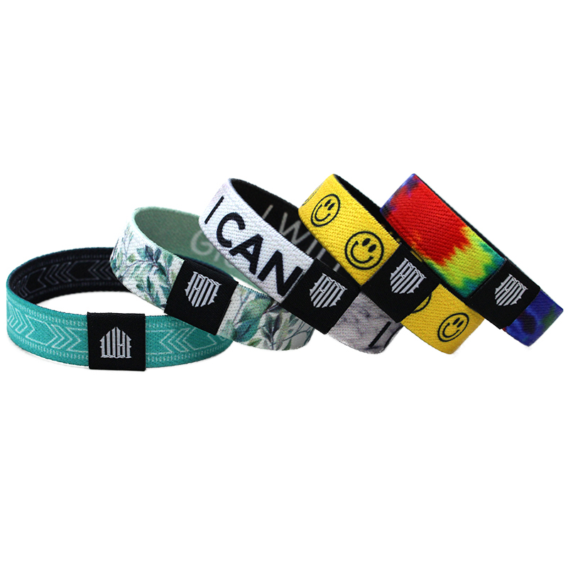 Pulseras elásticas de poliéster personalizadas al por mayor de fábrica, pulseras elásticas de sublimación de tela con etiqueta tejida