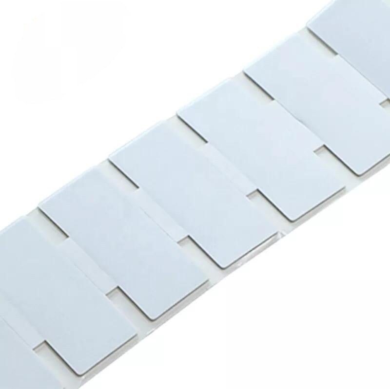 Etiqueta RFID antimetal UHF R6A/R6P/U8 de largo alcance sobre etiqueta metálica para gestión de activos