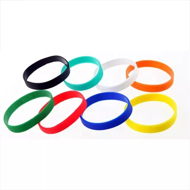 Pulseras de silicona con logotipo personalizado y banda de goma decorativa. Pulseras de silicona RFID.