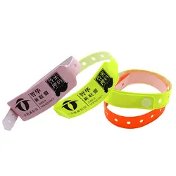 Venta directa de fábrica de pulseras de vinilo personalizadas para eventos.