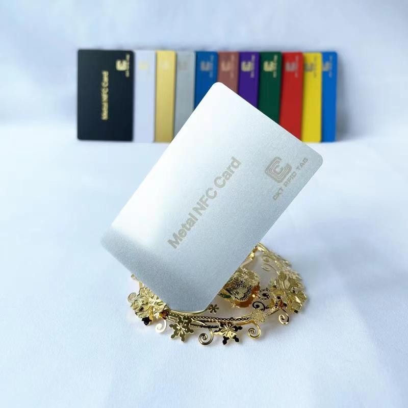 Tarjetas de presentación con impresión personalizada, metálicas, RFID y NFC