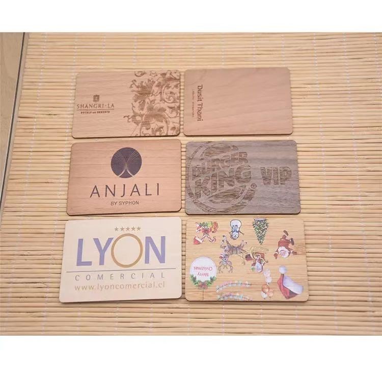 Tarjeta NFC de madera reciclable con logotipo personalizado y grabado RFID. Tarjeta de madera de bambú para empresas.