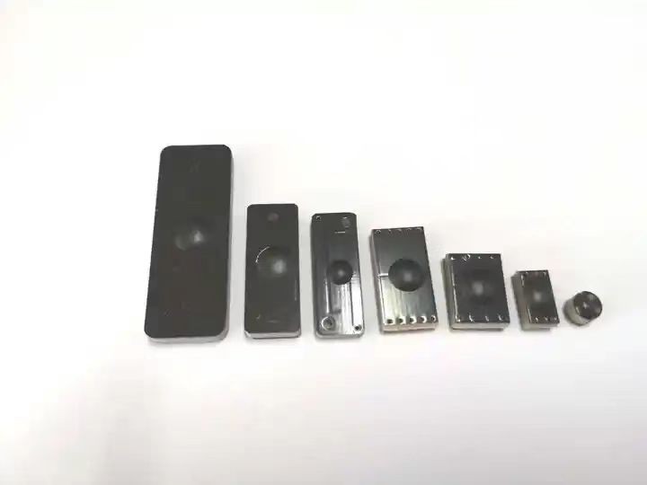 Etiqueta UHF ultrapequeña anti-metal RFID para gestión de inventario de activos fijos
