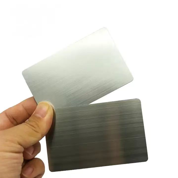 Tarjetas de visita metálicas personalizadas con chips RFID y NFC sin contacto, color negro mate