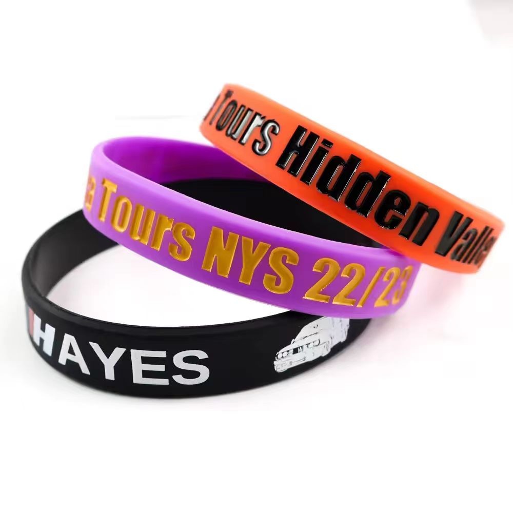 Pulsera de silicona ecológica impresa con logotipo personalizado.