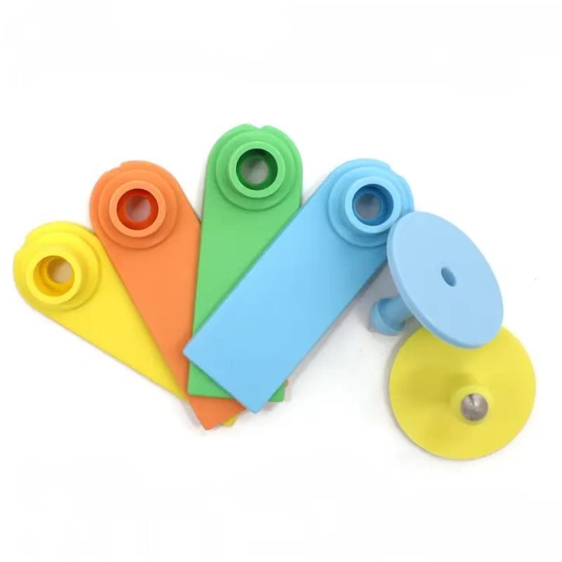 Etiqueta RFID de TPU dividida con diseño innovador para la monitorización de ganado, cerdos, caballos y animales de granja.
