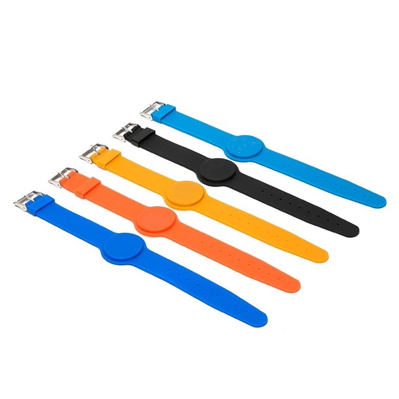 Pulseras de silicona ajustables, impermeables y personalizables para acceso a eventos