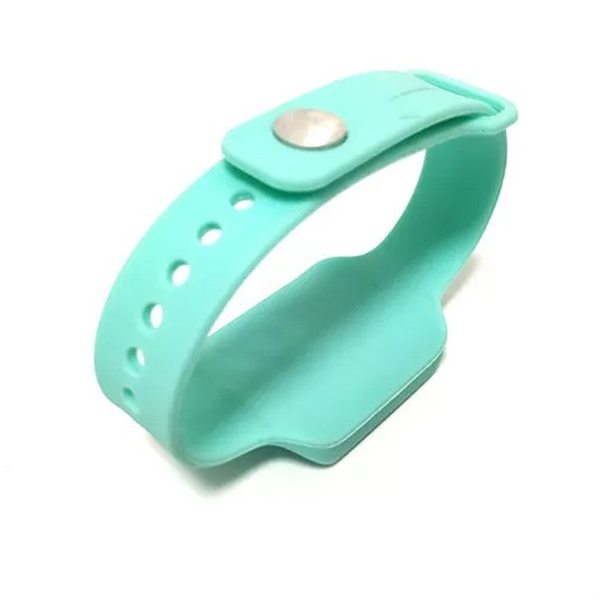 Pulseras de silicona RFID duraderas y personalizadas para el control de acceso a áreas de juego.