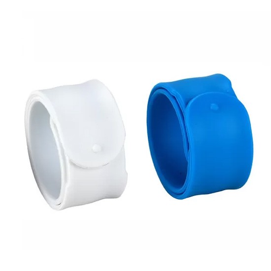 Pulseras de silicona RFID duraderas y personalizadas para el control de acceso a áreas de juego.