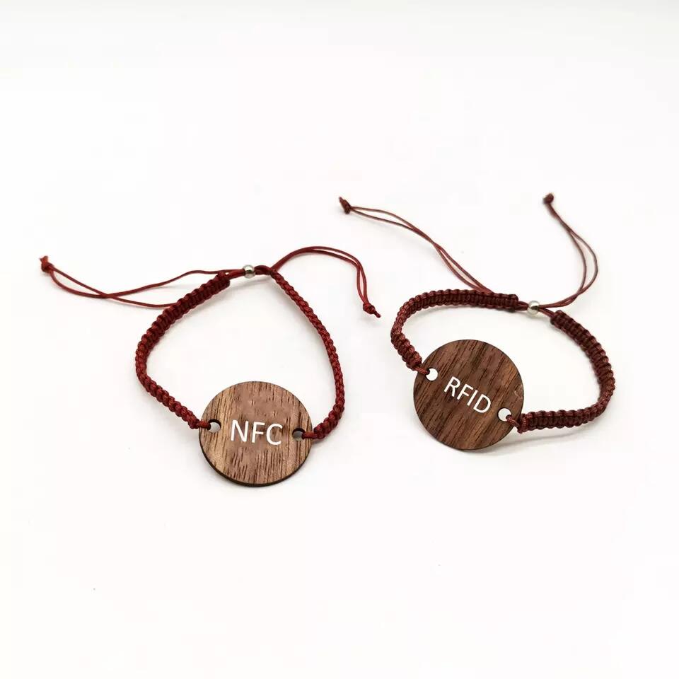 Pulsera de madera RFID de moda ajustable con logotipo personalizado grabado en madera tejida a mano NFC