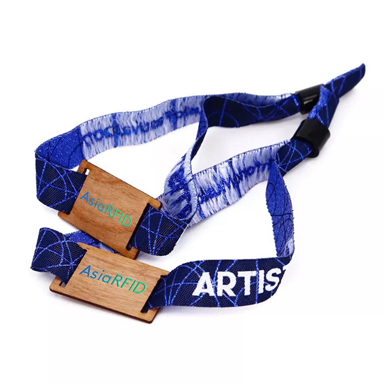 Pulseras RFID personalizadas de 13,56 MHz con etiqueta NFC de madera para eventos, festivales, clubes, conciertos, actividades festivas, exposiciones y pagos en efectivo.