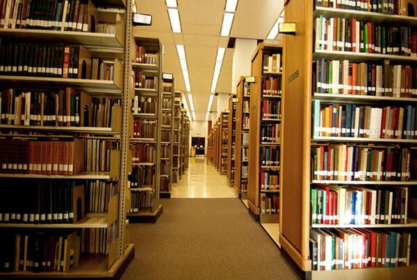 Sistema de solución de gestión inteligente de bibliotecas RFID