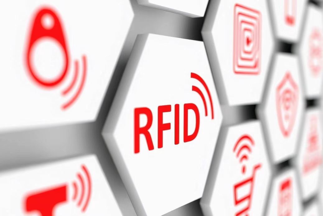 ¿Cuáles son las ventajas de las etiquetas RFID en comparación con los códigos de barras normales?